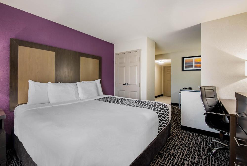Executive King Room interior